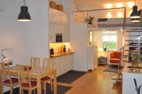 Jane's Place, experience the atmosphere of a historic villa & free parking